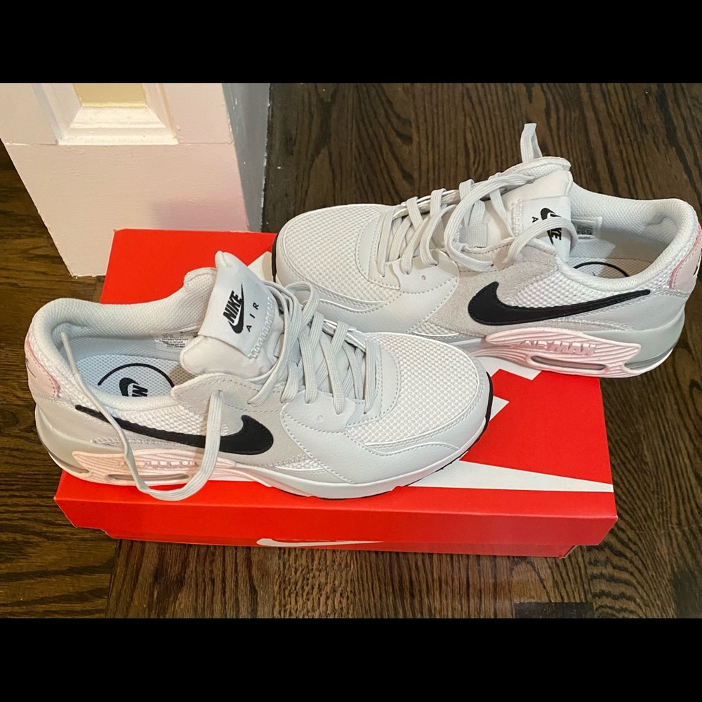 Womens Nike Air Max Excee Shoes